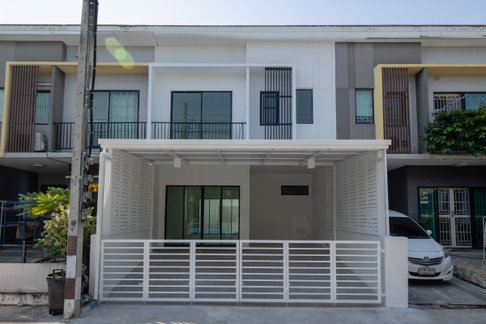ขาย บ้านรีโนเวทใหม่ The Connect 27 สวนหลวง - อ่อนนุช พร้อมเข้าอยู่ โลเคชั่นดี ใกล้ห้าง ใกล้สนามบินสุวรรณภูมิ