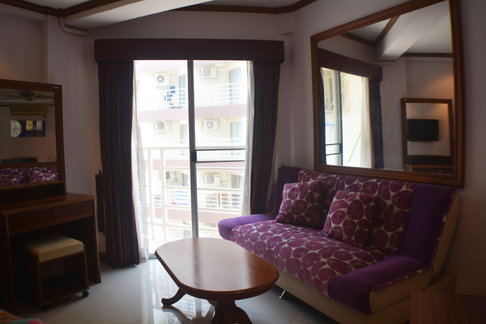 Studio Condo for Rent at Jomtien Beach Condominium in Pattaya
