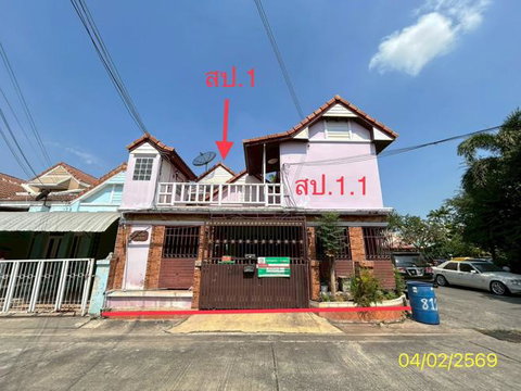 ทาวน์เฮ้าส์ 29.9 ตร.วา บ้านวรารักษ์ รังสิต - คลอง 3 คลองหลวง ปทุมธานี 2.5M