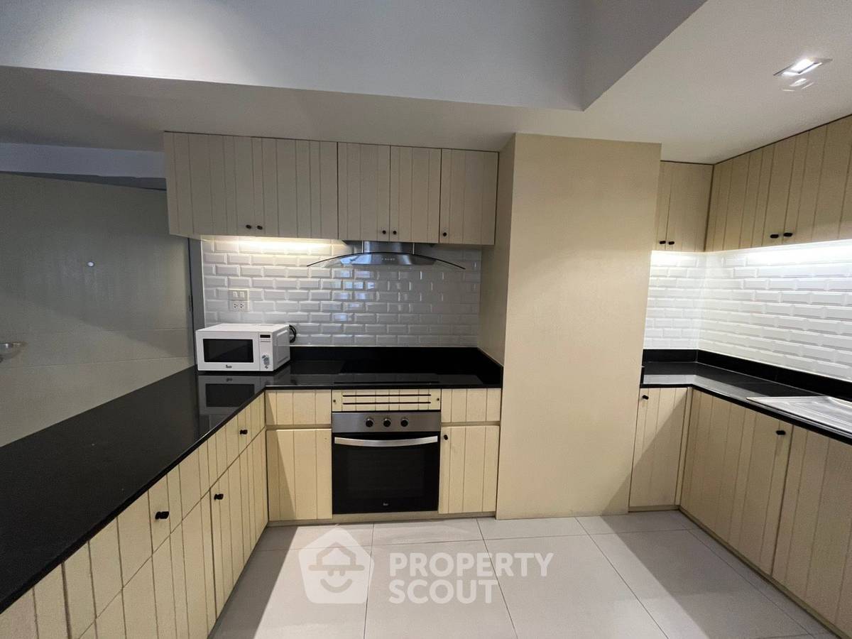 รูป คอนโด 2 ห้องนอน 160 ตร.ม. เพ็ ตเฟรนด์ลี่ ที่ Villa Bajaj ใกล้ MRT สุขุมวิท 300 ม. (ID 2074414) - รูปที่ 26/31