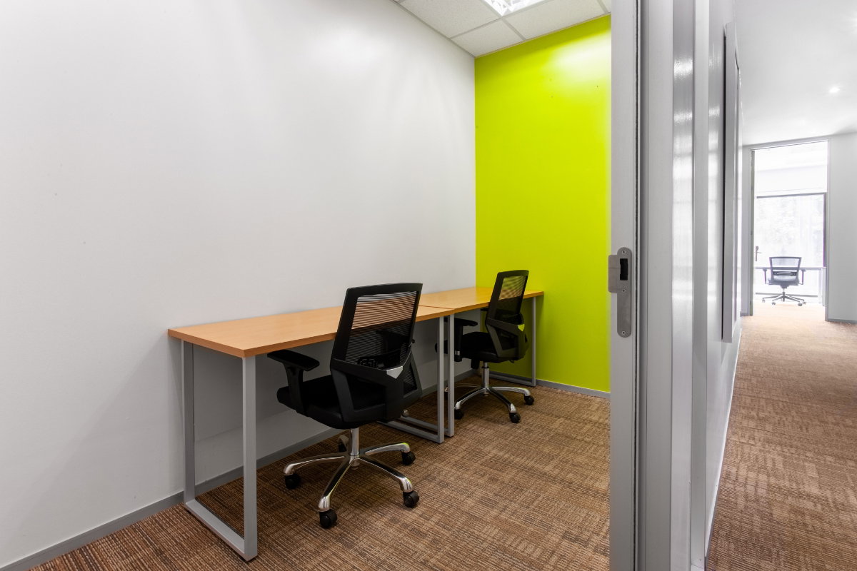 รูป พื้นที่ออฟฟิศส่วนตัวสำหรับ 2 พนักงาน ใน Regus Icon Park - รูปที่ 2/6