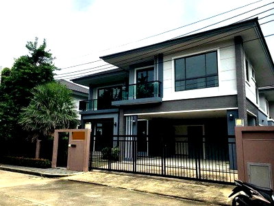 บ้านเดี่ยว สถาบันเทคโนโลยีไทย-ญี่ปุ่น : LTHC6957 – House FOR SALE at Pattanakarn 3 beds 4 baths 242 sq.M. Near BTS Bearing station ONLY 18.2 MB