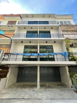 LTH6690 – Commercial Building FOR SALE in Surasak Size 340 Sq.M.Near BTS Surasak Station ONLY 19.8 MB