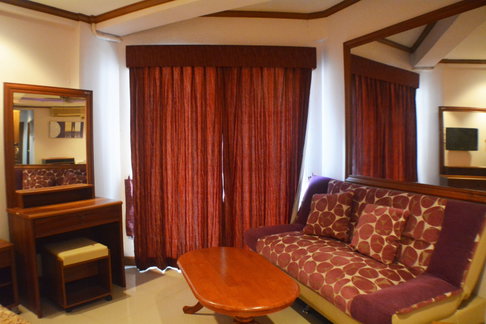 Studio Condo for Sale at Jomtien Beach Condominium in Pattaya