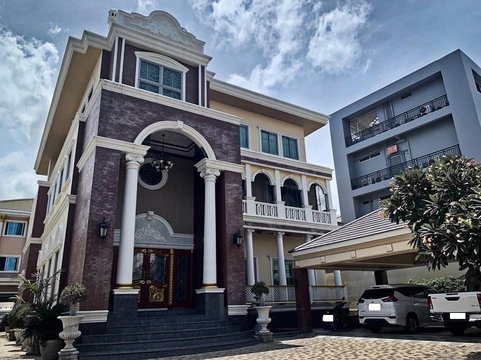LTH7126 – Detached house with building FOR SALE in Prachauthit – Rama 2 5 beds 7 baths 1200 sq.M. Near BTS Bang Wa station ONLY 82.5 MB