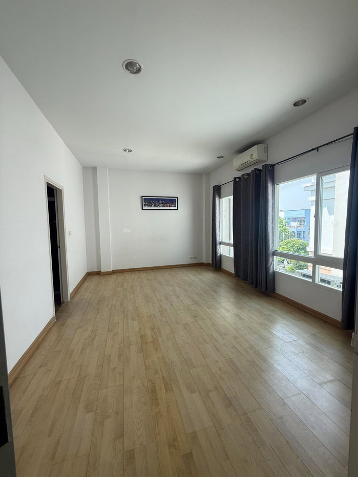 รูป ให้เช่าบ้านกลางเมือง เออร์บาเนี่ยน พระราม 9 – ลาดพร้าว 3ชั้น - รูปที่ 5/19