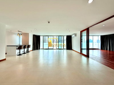 Apartment building for rent Srinakharinwirot University Prasanmit Campus : Large 4 Bedroom Penthouse Apartment in Phrom Phong Area - BR0264AP