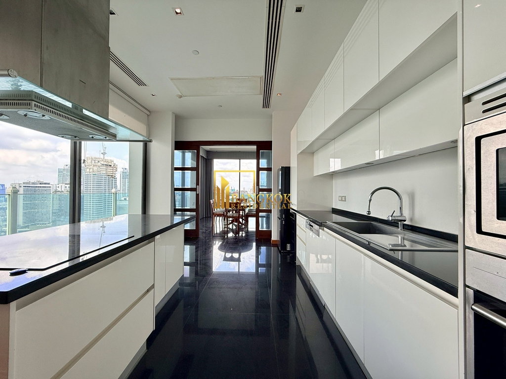 รูป Le Raffine 39 | Remarkable 3 Bedroom Duplex Condo With Pool - BR18307CD - รูปที่ 11/52