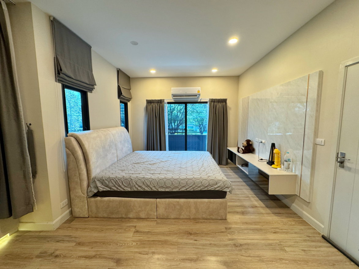 รูป ขายขาดทุนกว่าล้าน! บ้านเดี่ยว Venue Flow แจ้งวัฒนะ หลังใหญ่ 74 ตร.ว. ตำแหน่ง Rare Item วิวสวนส่วนกลางหน้าบ้าน (ไม่ชนใคร) 5 นอน สภาพใหม่พร้อมอยู่ - รูปที่ 23/32