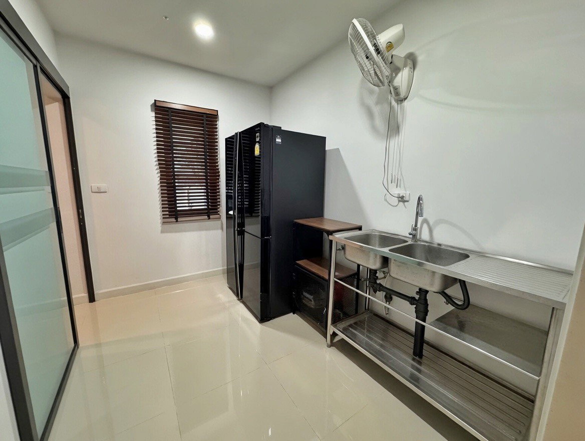 รูป ขายขาดทุนกว่าล้าน! บ้านเดี่ยว Venue Flow แจ้งวัฒนะ หลังใหญ่ 74 ตร.ว. ตำแหน่ง Rare Item วิวสวนส่วนกลางหน้าบ้าน (ไม่ชนใคร) 5 นอน สภาพใหม่พร้อมอยู่ - รูปที่ 12/32