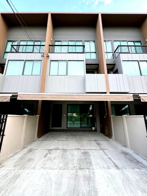 ทาวน์โฮมให้เช่า : เช่าบ้าน Baan Klang Muang Rama 9 - Krungthep Kreetha/บ้านกลางเมือง พระราม9 - กรุงเทพกรีฑา (E6809049)  ID Line : @baan88