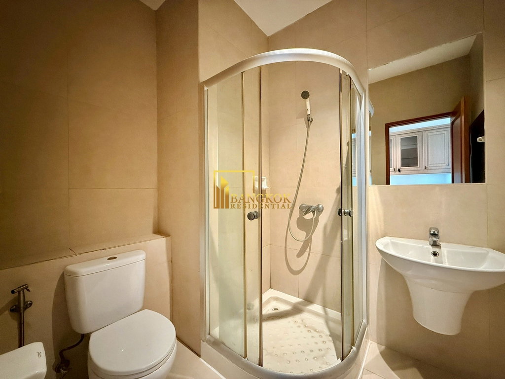 รูป Le Raffine 39 | Remarkable 3 Bedroom Duplex Condo With Pool - BR18307CD - รูปที่ 38/52