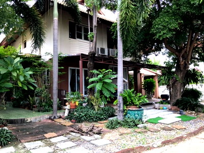 บ้านเดี่ยว ถนนสุขุมวิท : LTH7002 – Single House FOR SALE in Bangna 3 beds 3 baths 250 sq.M. Near BTS Bang Na station ONLY 10.5 MB