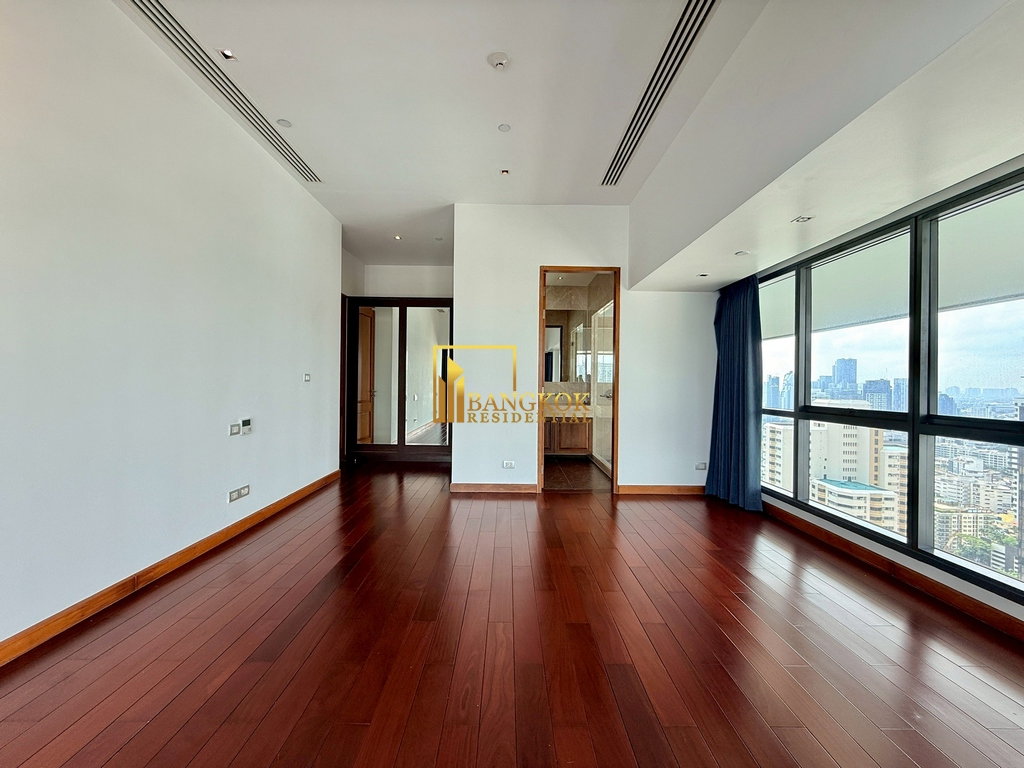 รูป Le Raffine 39 | Remarkable 3 Bedroom Duplex Condo With Pool - BR18307CD - รูปที่ 32/52