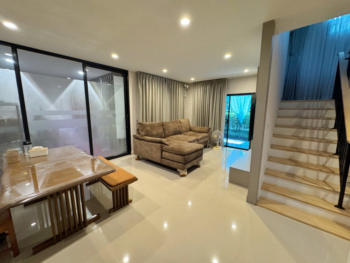 รูป ขายขาดทุนกว่าล้าน! บ้านเดี่ยว Venue Flow แจ้งวัฒนะ หลังใหญ่ 74 ตร.ว. ตำแหน่ง Rare Item วิวสวนส่วนกลางหน้าบ้าน (ไม่ชนใคร) 5 นอน สภาพใหม่พร้อมอยู่ - รูปที่ 8/32