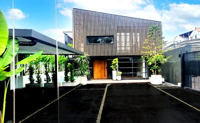 Houses for sale Mahamakut Buddhist University : LTHC7204 – Single Home Office in Onnut area FOR SALE 4 beds 2 baths Size 300 Sq.M. Near BTS Onnut Station ONLY 24.9 MB