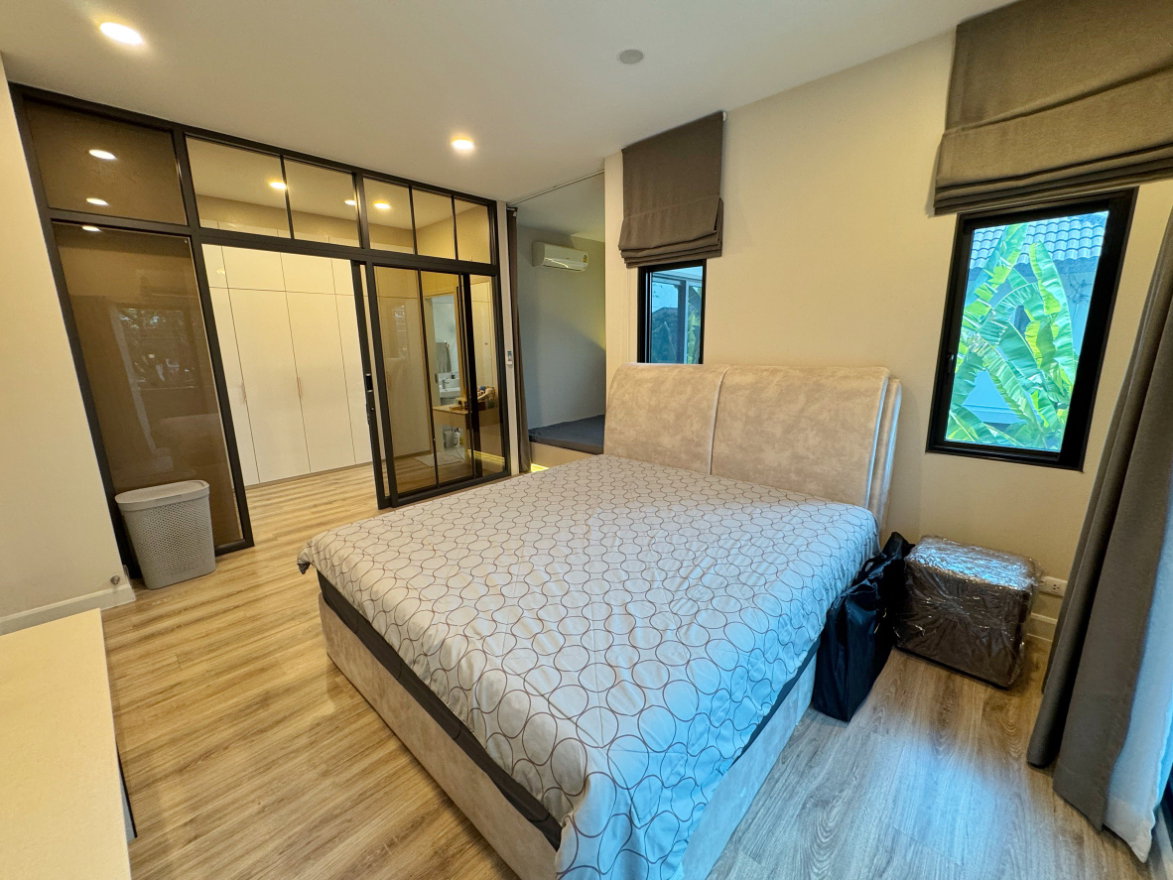 รูป ขายขาดทุนกว่าล้าน! บ้านเดี่ยว Venue Flow แจ้งวัฒนะ หลังใหญ่ 74 ตร.ว. ตำแหน่ง Rare Item วิวสวนส่วนกลางหน้าบ้าน (ไม่ชนใคร) 5 นอน สภาพใหม่พร้อมอยู่ - รูปที่ 22/32