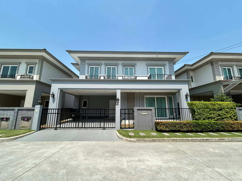 บ้านเดี่ยวให้เช่า : ให้เช่า แกรนดิโอ เพชรเกษม81 บ้านเดี่ยวหรู ตกแต่งพร้อมเฟอร์นิเจอร์บางส่วน มีแอร์ทั้งหลัง ตกแต่งสวย เดินทางสะดวก พร้อมเข้าอยู่ ใกล้เดอะมอลล์ บางแค