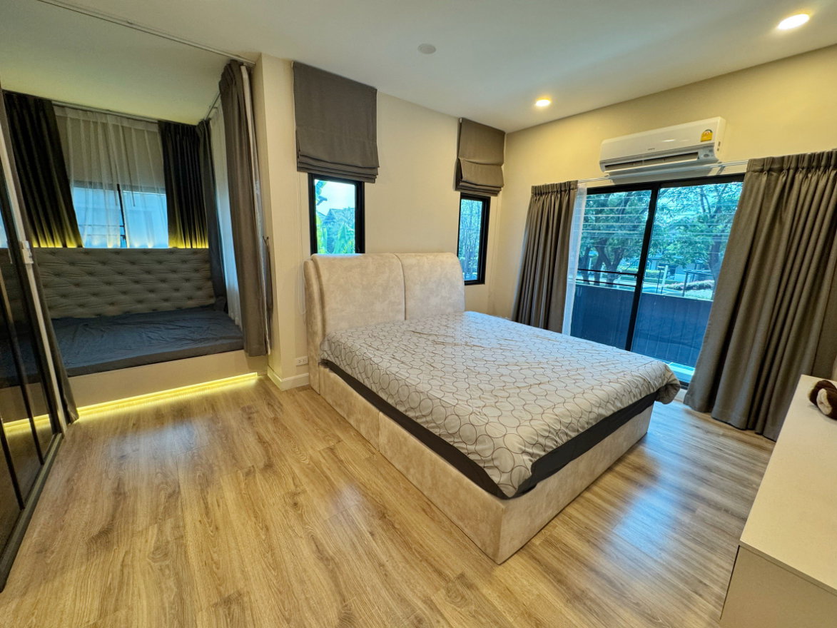 รูป ขายขาดทุนกว่าล้าน! บ้านเดี่ยว Venue Flow แจ้งวัฒนะ หลังใหญ่ 74 ตร.ว. ตำแหน่ง Rare Item วิวสวนส่วนกลางหน้าบ้าน (ไม่ชนใคร) 5 นอน สภาพใหม่พร้อมอยู่ - รูปที่ 24/32