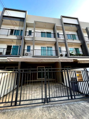 Townhouses for rent : S04-0100 Townhome for Rent: Baan Klang Muang Suan Luang