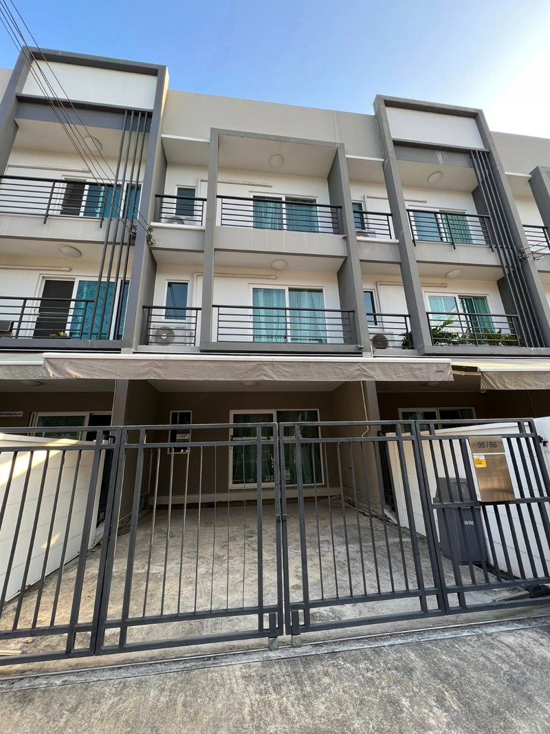 ทาวน์โฮมให้เช่า : S04-0100 Townhome for Rent: Baan Klang Muang Suan Luang