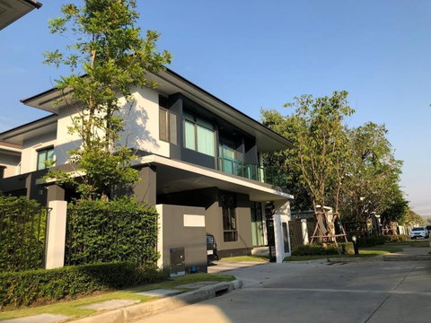 LTHC7065 – Single House FOR SALE at Krungthep Kreetha 4 beds 5 baths 260 sq.M. Near BTS Bearing station ONLY 19.9 MB