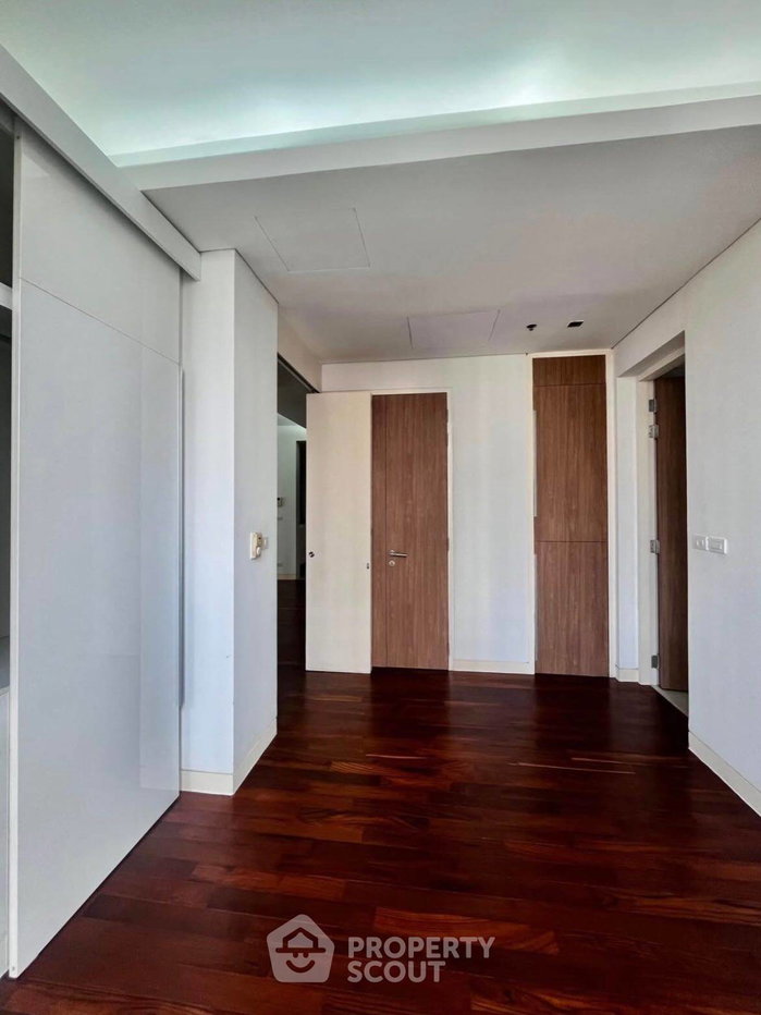 picture Well-Priced 2-BR 102 Sqm Condo Near BTS Asok, Domus (ID 2755935) - 10/19