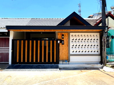 ทาวน์โฮม วิทยาลัยเทคนิคภูเก็ต : หลุดจอง ! ทาวน์เฮาส์รีโนเวทใหม่ บนทำเลบายพาส หมู่บ้านอิรวดี บายพาส (ซอย13) รีโนเวทและต่อเติมใหม่หลัง