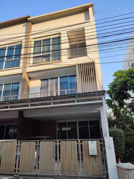 Townhouses for sale : 📌 For Sell Town house LUMPINI TOWN RESIDENCE LADPRAO STATION 3-story 4 bedroom 4 bathroom