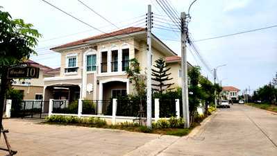 ขายบ้านเดี่ยว : บ้านเดี่ยว 2 ชั้น  โครงการ ลลิล เดอะ เพรสทีจ (หลังมุม)   ประชาอุทิศ-สุขสวัสดิ์ ตำบล บ้านคลองสวน อำเภอพระสมุทรเจดีย์ สมุทรปราการ (ราคา 4,900,000  บาท) 