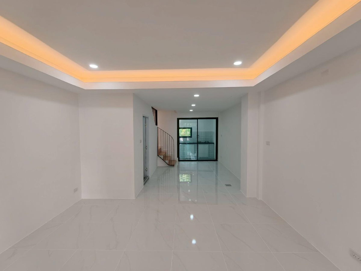 รูป 🏠🔥 ทาวน์โฮม 2 ชั้น ย่านมีนบุรี–รามอินทรา ทำเลฮิต เดินทางง่าย พร้อมอยู่ทันที 🔥🏠 - รูปที่ 23/30