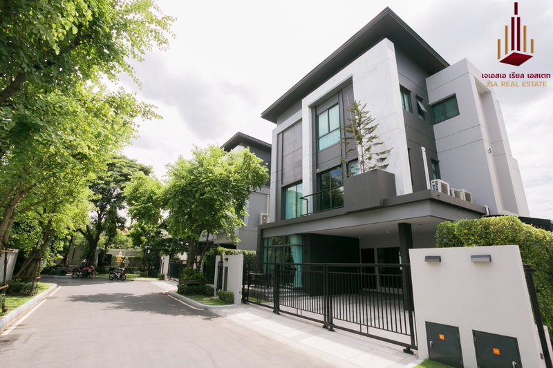 Houses for rent : ✨ For Rent: The Gentry Ekamai - Ladprao✨ 💰 Only 180,000 THB/month