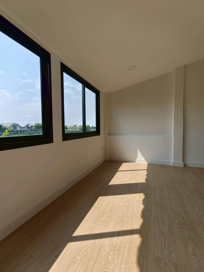 รูป 🏠🔥 ทาวน์โฮม 2 ชั้น ย่านมีนบุรี–รามอินทรา ทำเลฮิต เดินทางง่าย พร้อมอยู่ทันที 🔥🏠 - รูปที่ 28/30