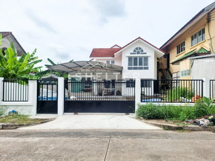 บ้านเดี่ยวขายพร้อมผู้เช่า ใกล้โรงเรียนเตรียมอุดมศึกษาน้อมเกล้า เดินทางง่าย ใกล้มอเตอร์เวย์ สนามบินสุวรรณภูมิ รายล้อมด้วย Community 🏡