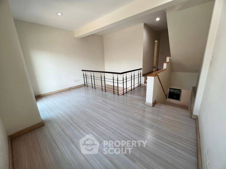 picture Pet-Friendly 3-BR Townhouse 170 Sqm, Auburn Thara (Bangplee-Suksawat) (ID 2760819) - 6/11
