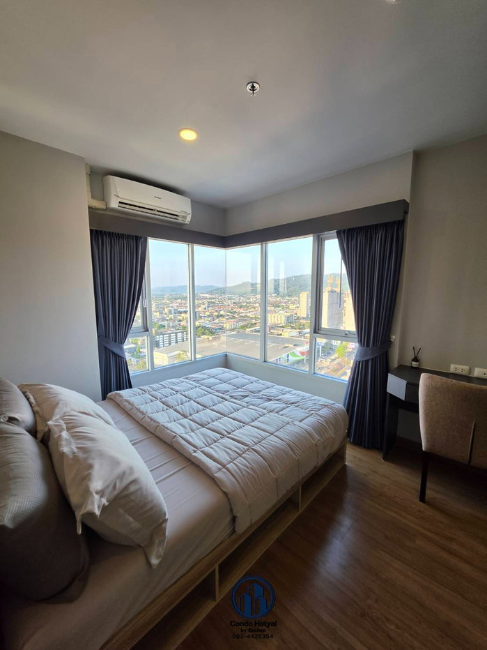 picture Sale! Condo Plus 30 Meters, 2 bedrooms, 57 sq.m., 28th floor Selling for 3.99 million baht. #Great price. This price is only valid until June. - 10/28