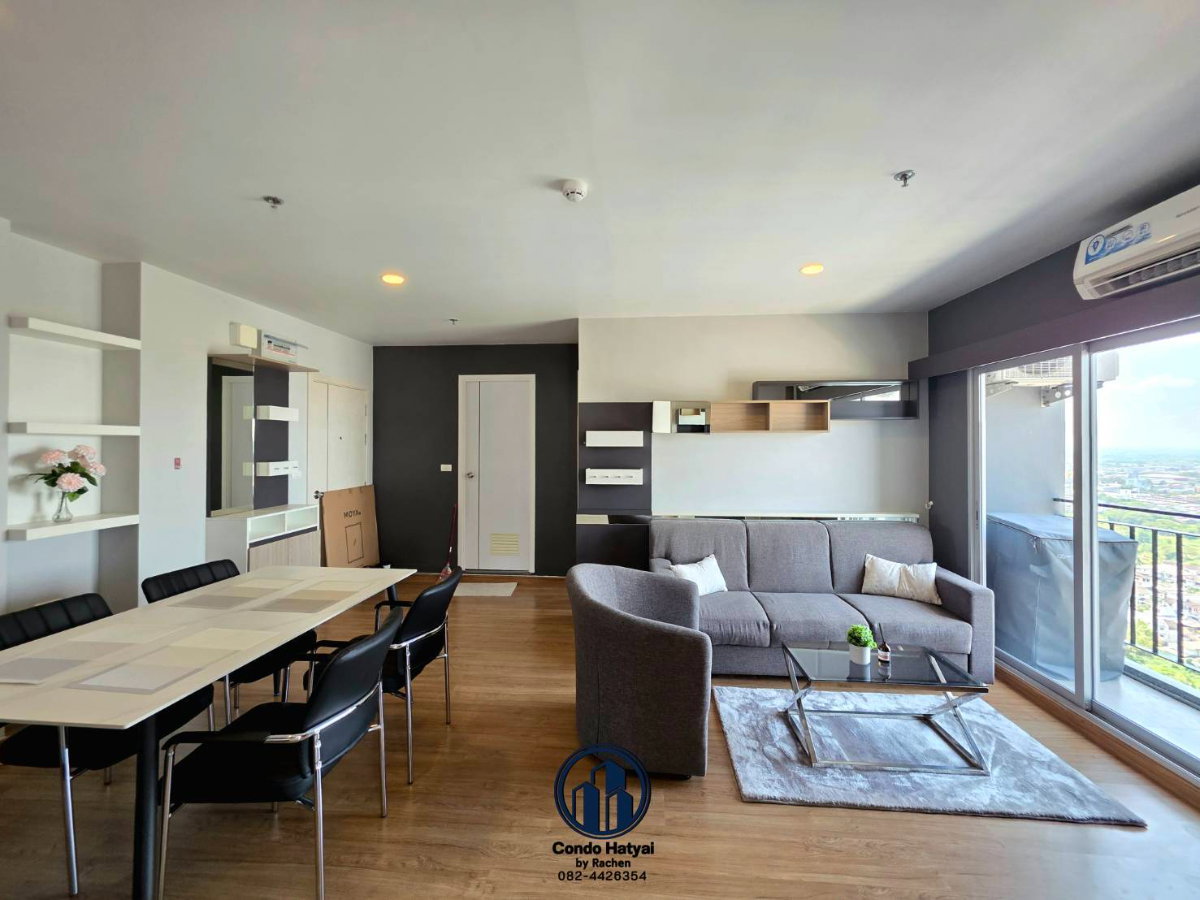 picture Sale! Condo Plus 30 Meters, 2 bedrooms, 57 sq.m., 28th floor Selling for 3.99 million baht. #Great price. This price is only valid until June. - 18/28