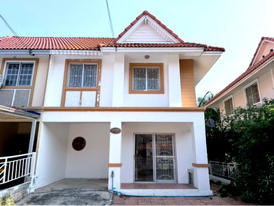 Twin houses for sale Phra Samut Jadee Samut Prakarn : 2-Storey Semi-Detached House for Sale at Pruksa Panalee 34 – Pracha Uthit 90 Well-maintained property, ready to move in