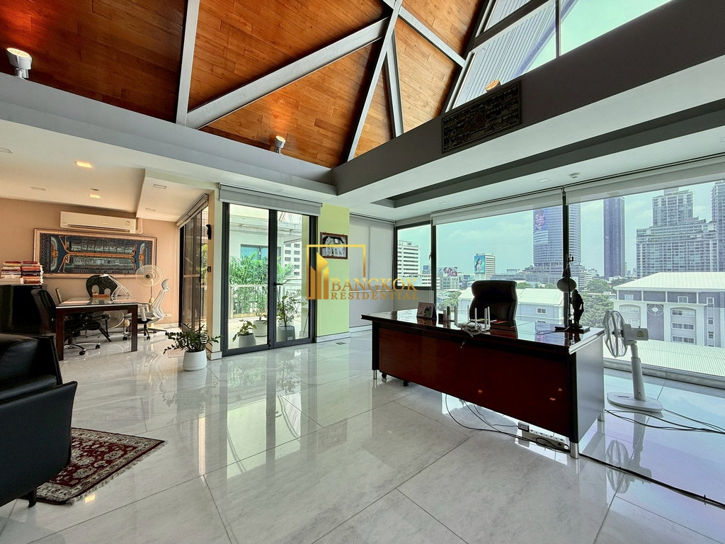รูป Baan Saraan | Stylish 3 Bedroom Penthouse Condo in Phrom Phong - BR4175CD - รูปที่ 19/49