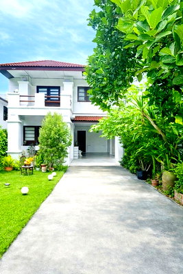 บ้านเดี่ยวให้เช่า : ใกล้BTSนานา 300 ม. ปล่อยเช่าขาดทุน40% ถูกกว่าโรงแรม คฤหาสน์หรู 2 ชั้น รีโนเวทใหม่ 4นอน 4 น้ำ โรงแรมโนโวเทล กรุงเทพ สุขุมวิท4 70 ตร.ว.