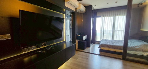 Beautiful condo for rent at Politant Aqua, 30 sqm, high floor, stunning Chao Phraya River view, nicely decorated