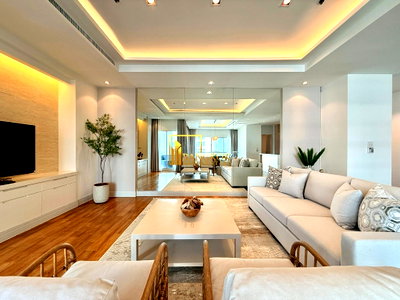 เช่ากิจการ ถนนสาทรเหนือ : Gorgeous 3 Bedroom Luxury Apartment For Rent in Phloenchit - BR21412AP