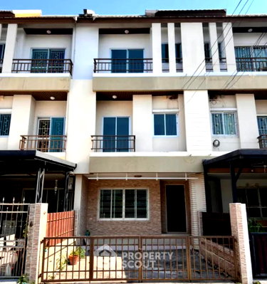 Townhouses for sale Pracha Uthit Road : Pet-Friendly 3-BR Townhouse 170 Sqm, Auburn Thara (Bangplee-Suksawat) (ID 2760819)