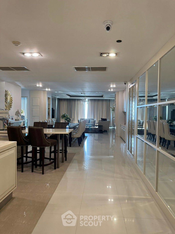 รูป คอนโดมิเนียม 3 ห้องนอน 268 ตร.ม. ชั้นสูง 30 ชั้น ขาย La Royale Beach Condo ใกล้พัทยา (ID 1901986) - รูปที่ 1/21