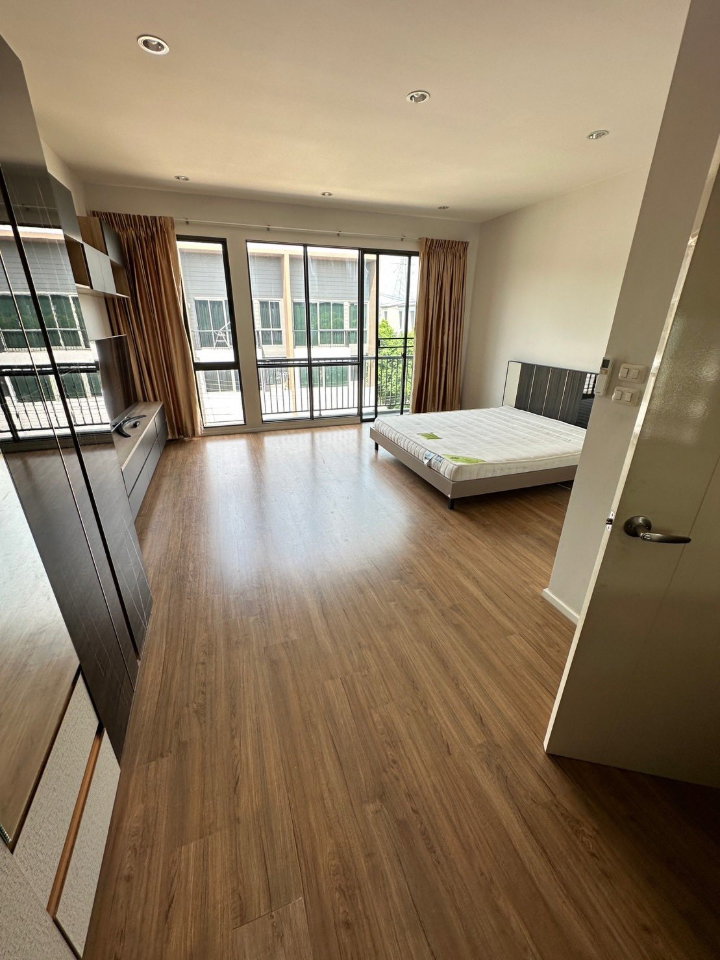 ทาวน์โฮมให้เช่า : 🏠 ให้เช่าบ้าน : Baan Klang Muang Rama 9 - Krungthep Kreetha (บ้านกลางเมือง พระราม 9 - กรุงเทพกรีฑา) รหัสทรัพย์ | 📌LNP-H913
