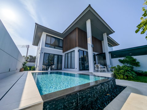 For Sale East Pattaya Pool Villa 4 Bedroom Luxury House