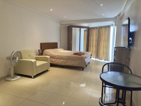 Studio Condo for Sale in Pattaya at Jomtien Beach Condominium