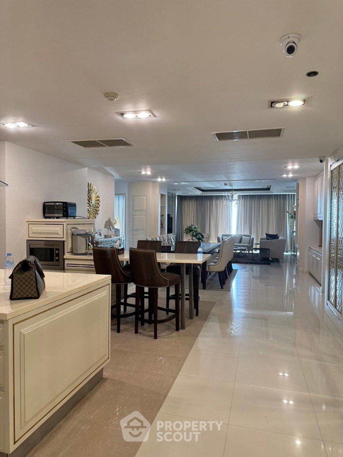 รูป คอนโดมิเนียม 3 ห้องนอน 268 ตร.ม. ชั้นสูง 30 ชั้น ขาย La Royale Beach Condo ใกล้พัทยา (ID 1901986) - รูปที่ 2/21
