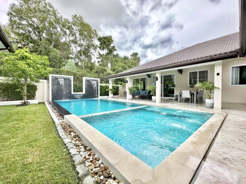 Pool Villa in Huay Yai 6 Beds for Rent