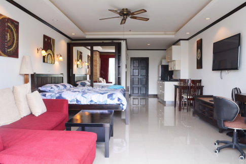 Large Studio Condo for Sale in Jomtien Pattaya at View Talay 5D